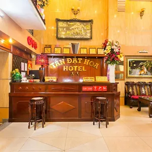 Tan Dat Hoa & Massage Hotel